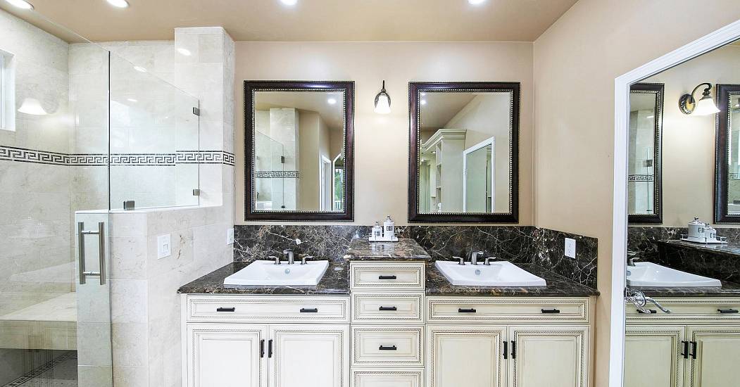 Master Bath 2.jpg