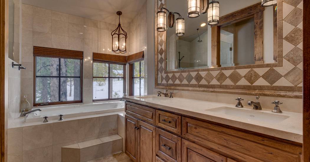 240 Laura Knight Truckee CA-large-020-036-Primary Bathroom-1500x1000-72dpi.jpg