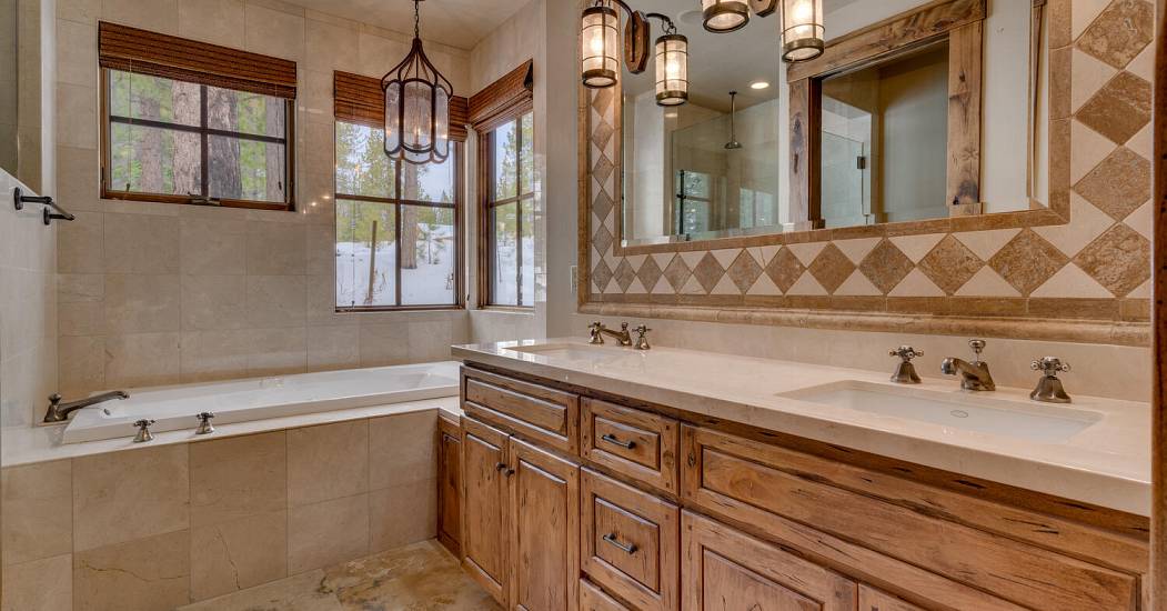 240 Laura Knight Truckee CA-large-026-028-Bathroom-1500x1000-72dpi.jpg