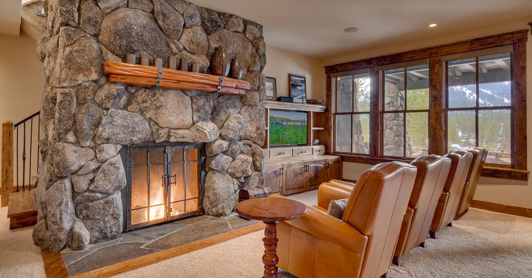 240 Laura Knight Truckee CA-large-028-045-Family Room-1500x1000-72dpi.jpg