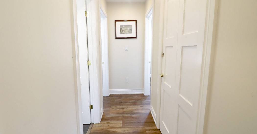 652 Robel Dr - Hallway B.jpg