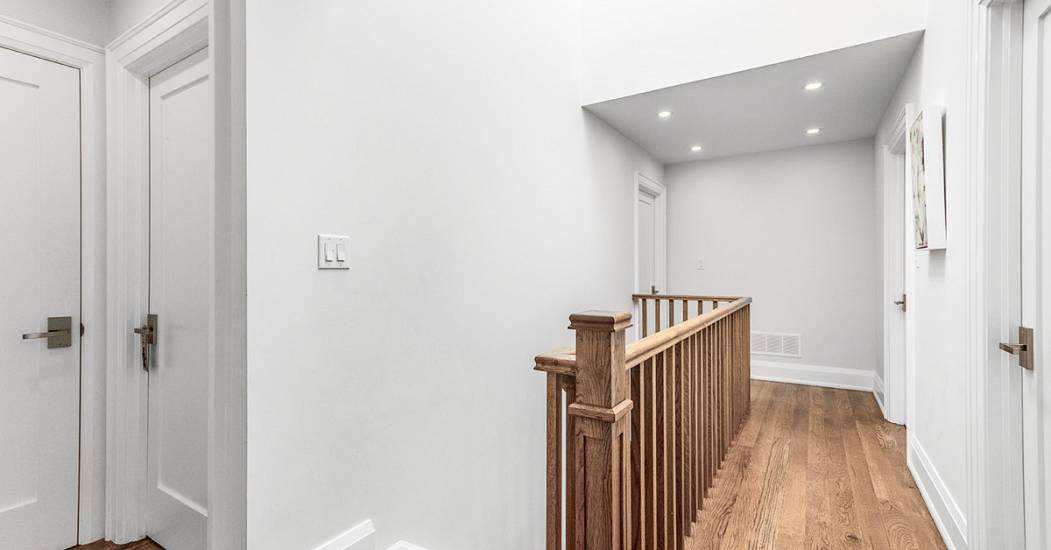 21- Upstairs Hallway with Sunlight.jpg