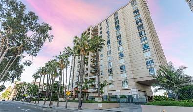 Stunning High-Rise Condo in Long Beach