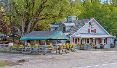 WOLCOTT YACHT CLUB RESTAURANT & INN