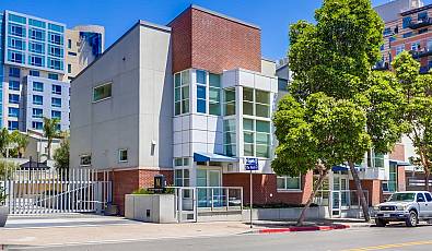 Urban Townhome in the heart of Downtown San Diego