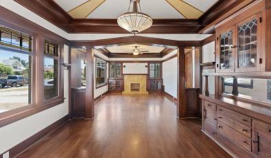 1915 Stunning Craftsman Home