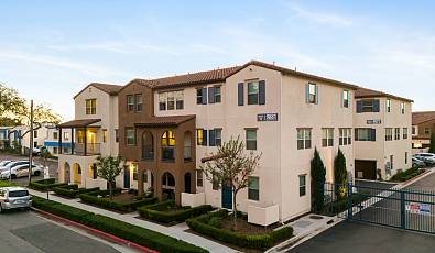 Spacious & Stylish Santa Fe Springs Townhome